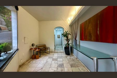 Apartamento à venda com 200m², 3 quartos e 2 vagas Apartamento à venda com 200m², 3 quartos e 2 vagasHall social