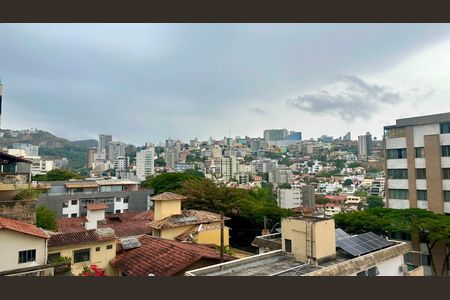 Apartamento à venda com 200m², 3 quartos e 2 vagas Apartamento à venda com 200m², 3 quartos e 2 vagasVista