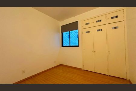 Apartamento à venda com 200m², 3 quartos e 2 vagas Apartamento à venda com 200m², 3 quartos e 2 vagasQuarto