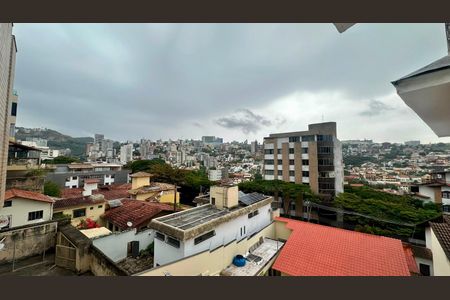 Apartamento à venda com 200m², 3 quartos e 2 vagas Apartamento à venda com 200m², 3 quartos e 2 vagasVista