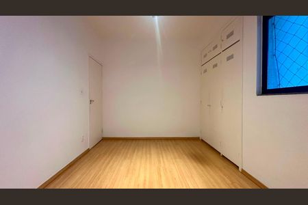 Apartamento à venda com 200m², 3 quartos e 2 vagas Apartamento à venda com 200m², 3 quartos e 2 vagasQuarto