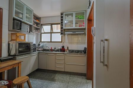 Apartamento à venda com 220m², 4 quartos e 2 vagas