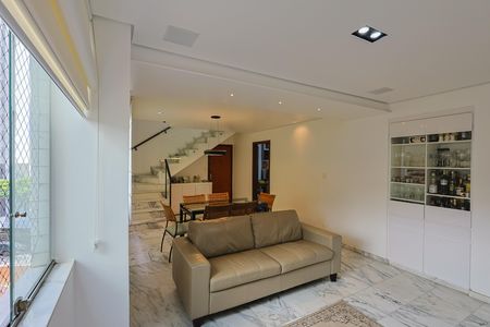 Apartamento à venda com 4 quartos, 220m² em Gutierrez, Belo Horizonte