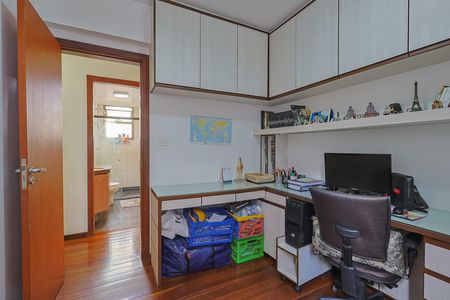 Apartamento à venda com 220m², 4 quartos e 2 vagas