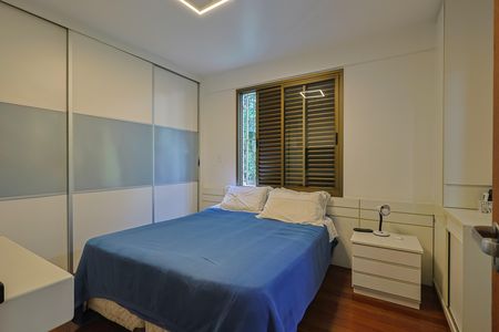 Apartamento à venda com 220m², 4 quartos e 2 vagas