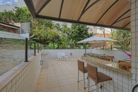 Apartamento à venda com 220m², 4 quartos e 2 vagas