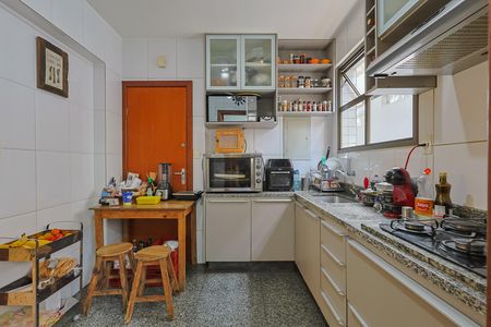 Apartamento à venda com 220m², 4 quartos e 2 vagas