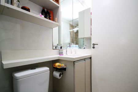 Apartamento para alugar com 60m², 2 quartos e 1 vaga Apartamento para alugar com 60m², 2 quartos e 1 vagaBanheiro