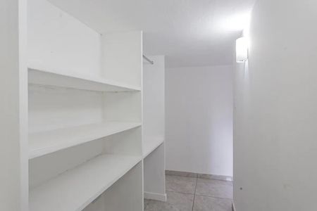 Casa à venda com 164m², 4 quartos e 1 vagaCloset - Casa 1