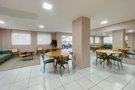 Apartamento para alugar com 51m², 2 quartos e 1 vaga Apartamento para alugar com 51m², 2 quartos e 1 vagaÁrea comum - Salão de festas