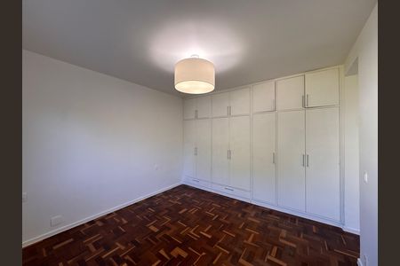 Casa de condomínio para alugar com 350m², 3 quartos e 4 vagas Casa de condomínio para alugar com 350m², 3 quartos e 4 vagasSuíte