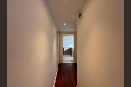 Casa de condomínio para alugar com 350m², 3 quartos e 4 vagas