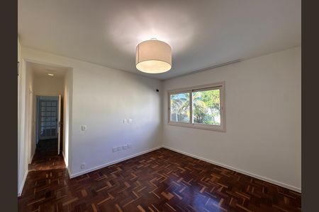Casa de condomínio para alugar com 350m², 3 quartos e 4 vagas Casa de condomínio para alugar com 350m², 3 quartos e 4 vagasSuíte