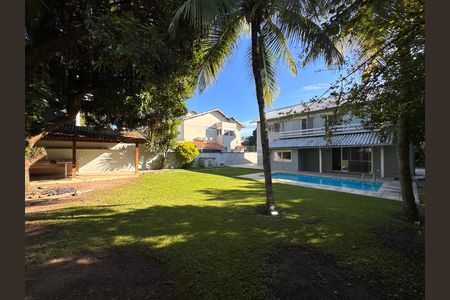 Casa de condomínio para alugar com 350m², 3 quartos e 4 vagas Casa de condomínio para alugar com 350m², 3 quartos e 4 vagasÁrea externa