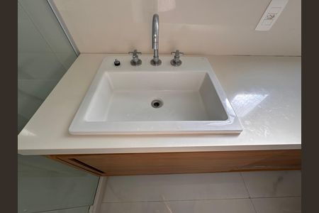 Casa de condomínio para alugar com 350m², 3 quartos e 4 vagas Casa de condomínio para alugar com 350m², 3 quartos e 4 vagasSuíte - Banheiro