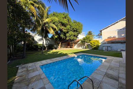 Casa de condomínio para alugar com 350m², 3 quartos e 4 vagas Casa de condomínio para alugar com 350m², 3 quartos e 4 vagasÁrea externa
