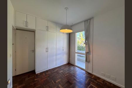 Casa de condomínio para alugar com 350m², 3 quartos e 4 vagas Casa de condomínio para alugar com 350m², 3 quartos e 4 vagasQuarto 1