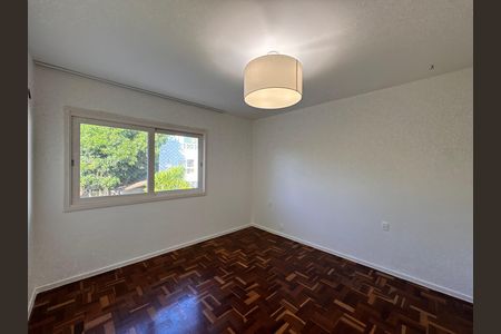 Casa de condomínio para alugar com 350m², 3 quartos e 4 vagas Casa de condomínio para alugar com 350m², 3 quartos e 4 vagasSuíte