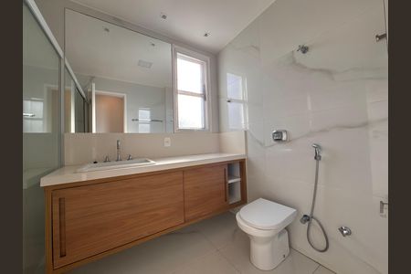 Casa de condomínio para alugar com 350m², 3 quartos e 4 vagas Casa de condomínio para alugar com 350m², 3 quartos e 4 vagasSuíte - Banheiro