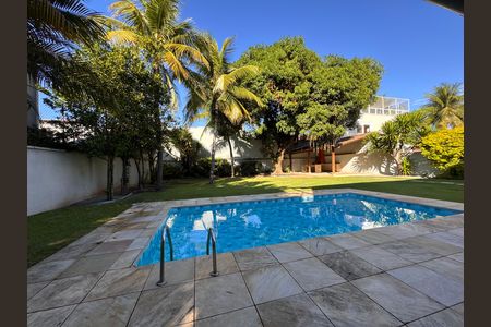 Casa de condomínio para alugar com 350m², 3 quartos e 4 vagas Casa de condomínio para alugar com 350m², 3 quartos e 4 vagasÁrea externa