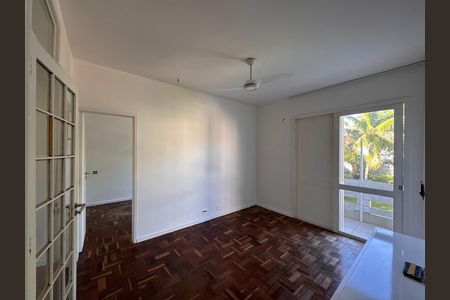 Casa de condomínio para alugar com 350m², 3 quartos e 4 vagas