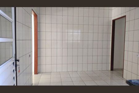 Casa para alugar com 220m², 2 quartos e 2 vagas Casa para alugar com 220m², 2 quartos e 2 vagasCozinha