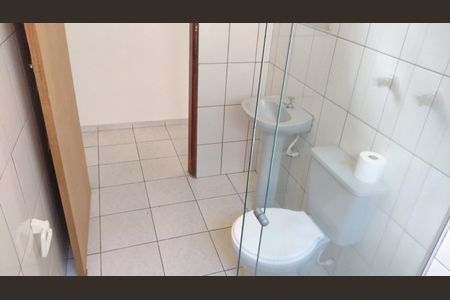 Casa para alugar com 220m², 2 quartos e 2 vagas Casa para alugar com 220m², 2 quartos e 2 vagasBanheiro