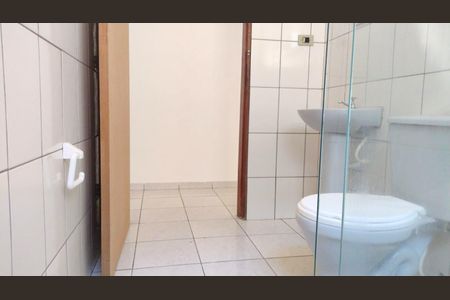Casa para alugar com 220m², 2 quartos e 2 vagas Casa para alugar com 220m², 2 quartos e 2 vagasBanheiro