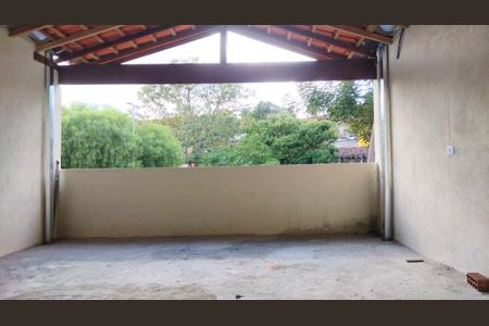 Casa para alugar com 220m², 2 quartos e 2 vagas Casa para alugar com 220m², 2 quartos e 2 vagasQuintal