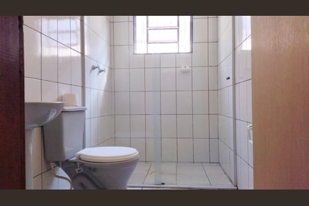 Casa para alugar com 220m², 2 quartos e 2 vagas Casa para alugar com 220m², 2 quartos e 2 vagasBanheiro