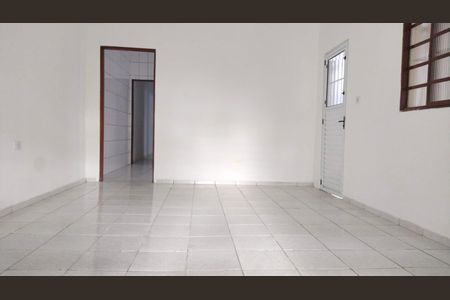 Casa para alugar com 220m², 2 quartos e 2 vagas Casa para alugar com 220m², 2 quartos e 2 vagasQuarto 1