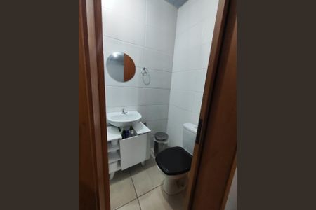 Casa de condomínio para alugar com 48m², 2 quartos e 2 vagas Casa de condomínio para alugar com 48m², 2 quartos e 2 vagasBanheiro