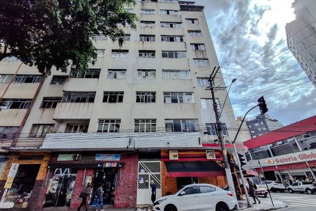 Fachada com Plaquinha de apartamento para alugar com 2 quartos, 72m² em Sé, São Paulo