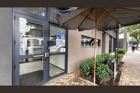 Studio para alugar com 28m², 1 quarto e sem vaga Studio para alugar com 28m², 1 quarto e sem vagaFachada + Plaquinha