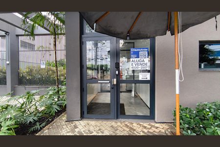 Studio para alugar com 28m², 1 quarto e sem vaga Studio para alugar com 28m², 1 quarto e sem vagaFachada + Plaquinha