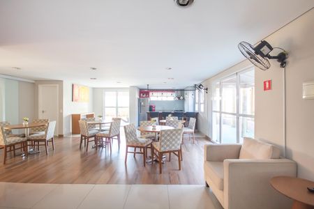 Apartamento à venda com 53m², 2 quartos e 1 vaga Apartamento à venda com 53m², 2 quartos e 1 vagaÁrea comum - Salão de festas