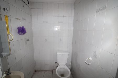 Casa para alugar com 90m², 2 quartos e sem vagaÁrea de Serviço - Banheiro