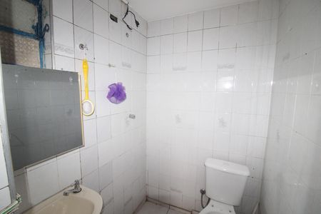Casa para alugar com 90m², 2 quartos e sem vagaÁrea de Serviço - Banheiro