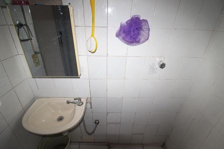 Casa para alugar com 90m², 2 quartos e sem vagaÁrea de Serviço - Banheiro