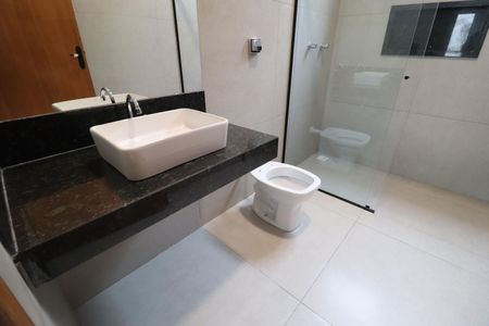 Casa para alugar com 75m², 3 quartos e 2 vagasBanheiro do Quarto 3