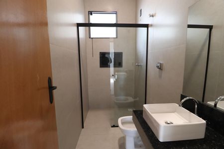 Casa para alugar com 75m², 3 quartos e 2 vagasBanheiro Social