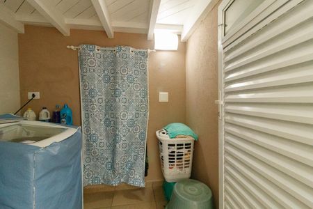 Casa à venda com 180m², 2 quartos e 3 vagas Casa à venda com 180m², 2 quartos e 3 vagasLavanderia