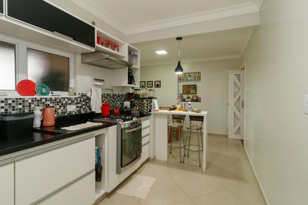 Casa à venda com 180m², 2 quartos e 3 vagas Casa à venda com 180m², 2 quartos e 3 vagasCozinha