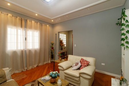 Casa à venda com 180m², 2 quartos e 3 vagas Casa à venda com 180m², 2 quartos e 3 vagasSala