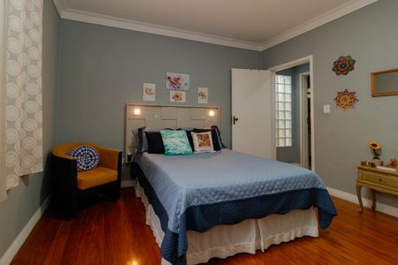 Casa à venda com 180m², 2 quartos e 3 vagas Casa à venda com 180m², 2 quartos e 3 vagasQuarto