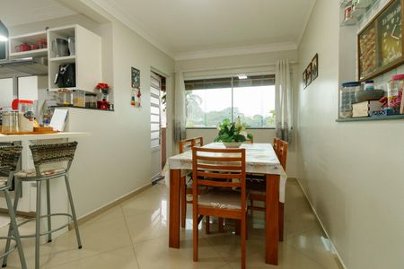 Casa à venda com 180m², 2 quartos e 3 vagas Casa à venda com 180m², 2 quartos e 3 vagasCozinha