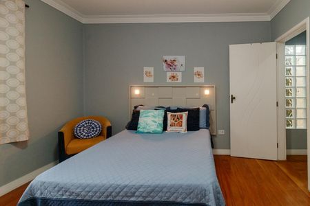 Casa à venda com 180m², 2 quartos e 3 vagas Casa à venda com 180m², 2 quartos e 3 vagasQuarto