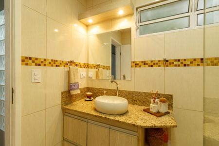 Casa à venda com 180m², 2 quartos e 3 vagas Casa à venda com 180m², 2 quartos e 3 vagasBanheiro
