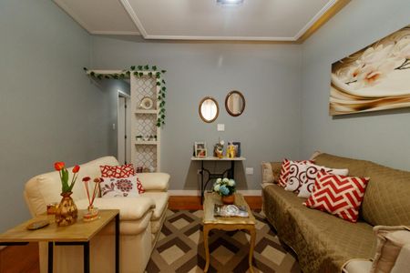 Casa à venda com 180m², 2 quartos e 3 vagas Casa à venda com 180m², 2 quartos e 3 vagasSala