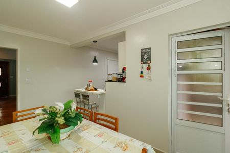 Casa à venda com 180m², 2 quartos e 3 vagas Casa à venda com 180m², 2 quartos e 3 vagasCozinha